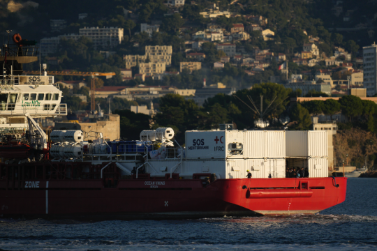 Στη μακρινή Ραβέννα επέτρεψε η Ιταλία την αποβίβαση διασωθέντων από το Ocean Viking