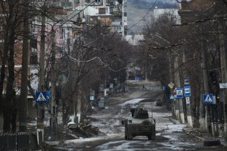 Η ουκρανική σύρραξη πίσω από τη «φούσκα»