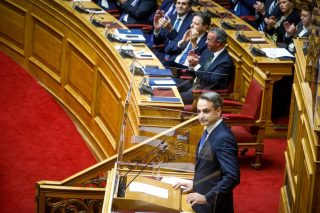 Food pass για να κουκουλώσει τα σκάνδαλα
