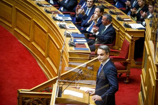 Food pass για να κουκουλώσει τα σκάνδαλα