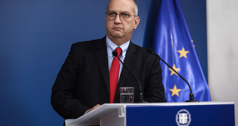 Αντί για απαντήσεις, επίθεση στον ΣΥΡΙΖΑ