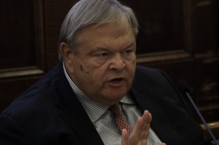 Ο Βενιζέλος αποδομεί το αφήγημα του Μαξίμου για Καϊλή-υποκλοπές