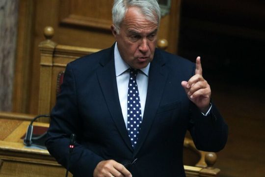 Δημοτική αστυνομία που θα συλλαμβάνει και απόστρατους στο κράτος προωθεί ο Βορίδης