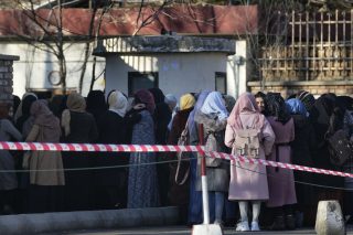 Οικογένειες πουλάνε τα παιδιά τους για να αγοράσουν τρόφιμα
