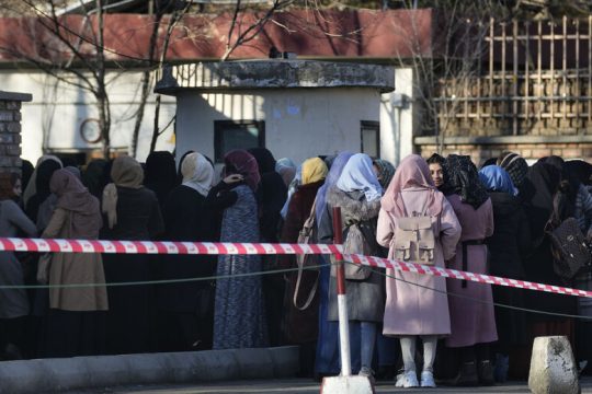 Οικογένειες πουλάνε τα παιδιά τους για να αγοράσουν τρόφιμα
