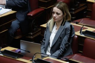 «Μεθοδεύουν καθεστώς με απειλές και εκβιασμούς»
