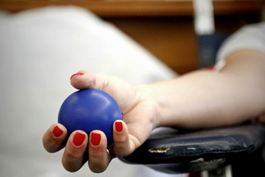 Aιμοδοσία από το Ελληνικό Φόρουμ Μεταναστών και την ΚοινΣεπ Διαπολιτισμικά Βήματα 