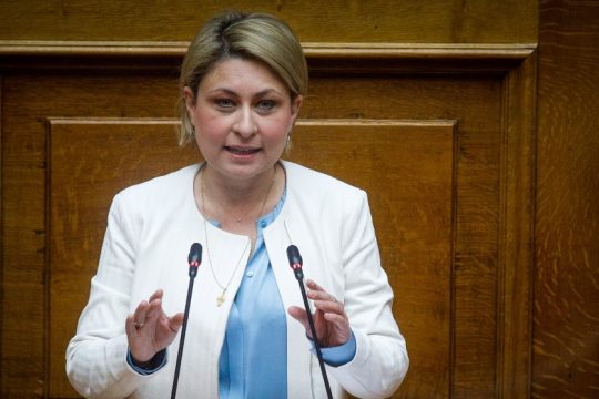Μπογιές και τρικάκια στο γραφείο της βουλευτή Χρ. Αλεξοπούλου
