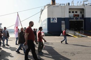 Νεκρώνουν τα λιμάνια της χώρας στην απεργία της Τετάρτης