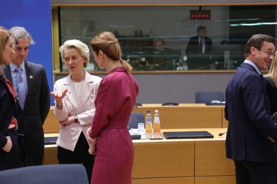 E.E.: Παρέπεμψαν το πλαφόν για το αέριο, συμφώνησαν για νέα κονδύλια στην Ουκρανία