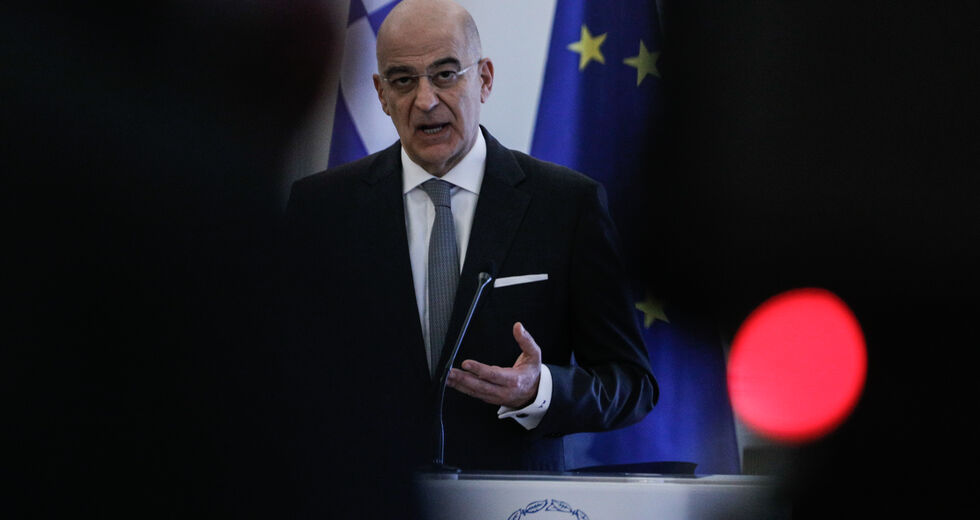 Επιστρέφει στην Αθήνα ο N. Δένδιας