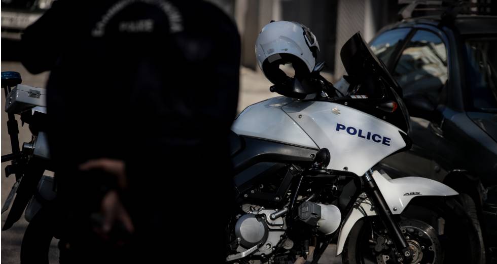 Κακουργηματική δίωξη στον αστυνομικό της ΔΙΑΣ για τον πυροβολισμό στον 16χρονο