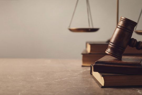 «Ριφιφί» στο Πρωτοδικείο Πειραιά: Έκλεψαν υπολογιστές που ίσως έχουν αρχεία υποθέσεων