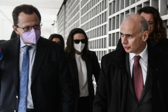 Να πάρει «προσωπικά αντικείμενα» από την Κιβωτό θέλει ο π. Αντώνιος