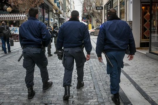 Κατατέθηκε εμπλουτισμένο το νομοσχέδιο για τη δημοτική αστυνομία σε ρόλο «Ράμπο»