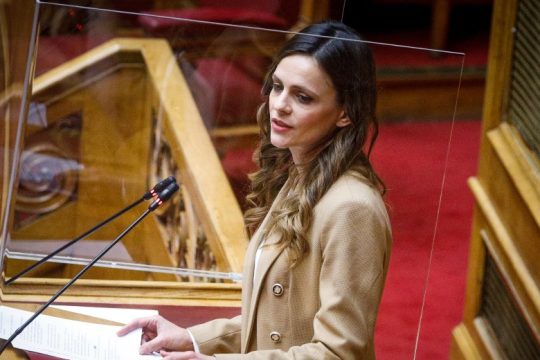 «Ηθικά μεμπτό» και «απόπειρα εξαγοράς» το market pass, καταγγέλλει ο ΣΥΡΙΖΑ