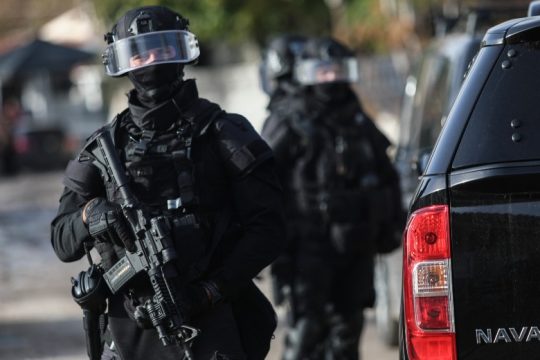 Με συλλήψεις Ρομά έληξε η επιχείρηση αστυνομοκρατίας στη Δ. Αττική