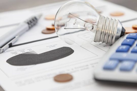 Ηλεκτρικό ρεύμα: Σημαντικές αυξήσεις στις νέες χρεώσεις