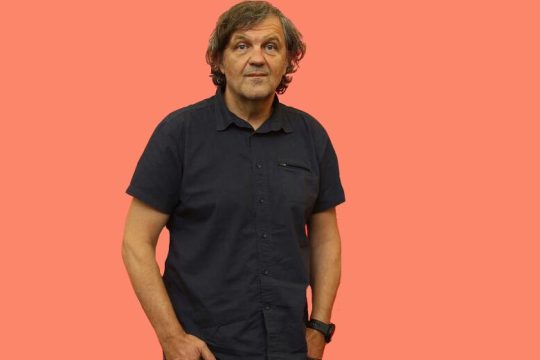 Μαύρη γάτα, άσπρος γάτος, φάσεις και αντιφάσεις