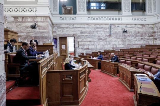 Πυρ ομαδόν κατά του νομοσχεδίου για την ΕΥΠ στην Επιτροπή