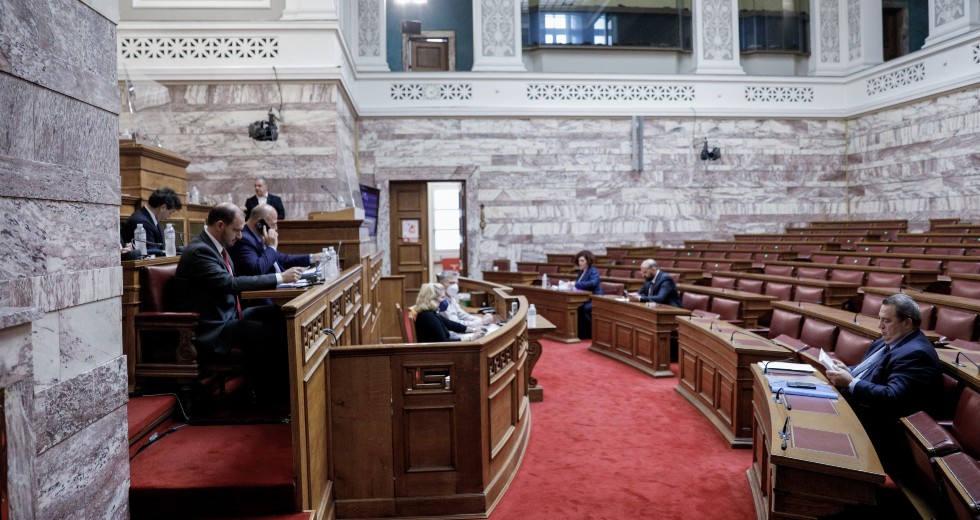 Πυρ ομαδόν κατά του νομοσχεδίου για την ΕΥΠ στην Επιτροπή