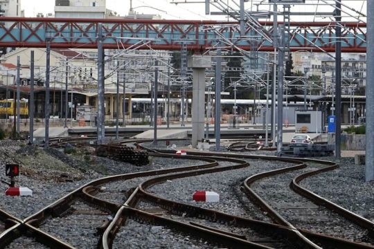 «Βρέχει» συμβούλους στα έργα της ΕΡΓΟΣΕ