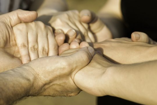 Κερδοσκόποι και αρνητές του εθελοντισμού
