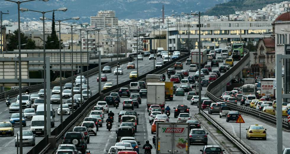 Νέο προεκλογικό «τυράκι»: Παράταση στα τέλη κυκλοφορίας