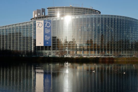 Η εκρηκτική ατμόσφαιρα στις Βρυξέλλες, η Καϊλή και ο «ιταλικός σύνδεσμος»