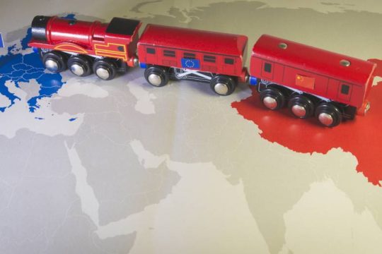 Έκτακτη συνεδρίαση της Κομισιόν με το βλέμμα στην Κίνα