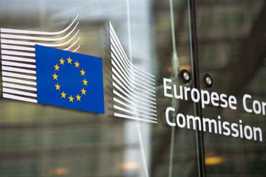 Αμήχανη η Ε.Ε. απέναντι στο ψηφιακό μπλακ άουτ