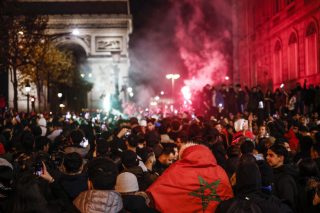 Ιστορία που διχάζει και ενώνει