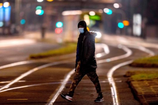 Πανδημία τέλος, βιώνουμε το πρώτο ενδημικό κύμα Covid-19, λέει Γερμανός ιολόγος