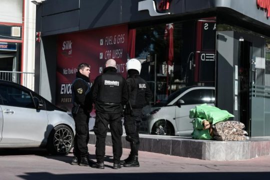 Συνελήφθησαν οι δύο ύποπτοι για τους πυροβολισμούς στα Γλυκά Νερά