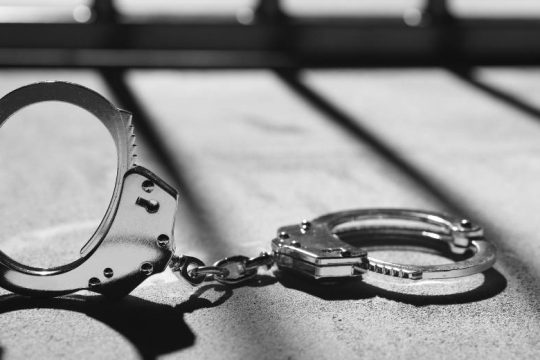 Για ληστείες κατά συρροή στον ανακριτή ο συνταγματάρχης με τις πλαστικές χειροβομβίδες