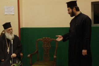 Κιβωτός: Μηνύματα με κατάρες σε μάρτυρες