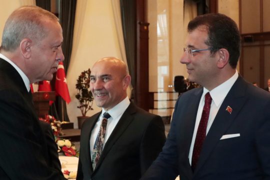 Καταδίκη Ιμάμογλου με στέρηση πολιτικών δικαιωμάτων πριν τις εκλογές Ιουνίου