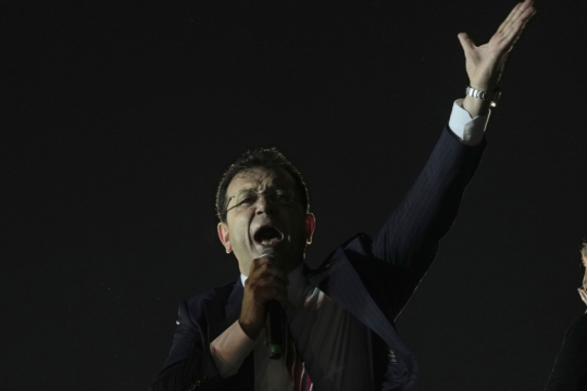 «Πολιτική» καταδίκη του καταγγέλλει ο Ιμάμογλου – Στους δρόμους οι οπαδοί του