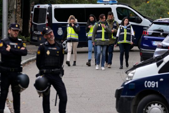 Μπαράζ εκρηκτικών πακέτων στην Ισπανία – Και ο Σάντσεθ στο στόχαστρο