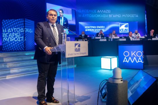 Τι συμβαίνει με τον Καμπόσο; Η κυβέρνηση διαψεύδει επιστροφή του