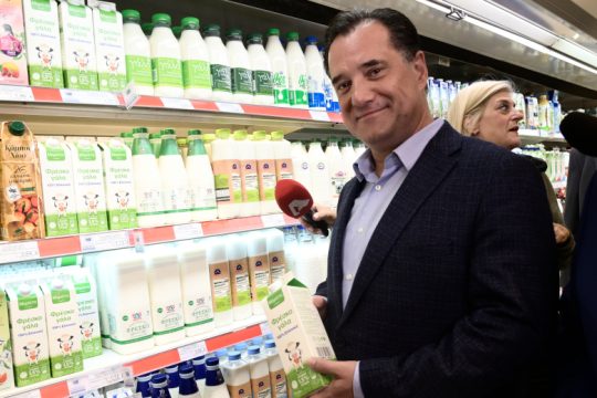 Άδωνις Γεωργιάδης, ο «Άη Βασίλης» της Ελλάδος