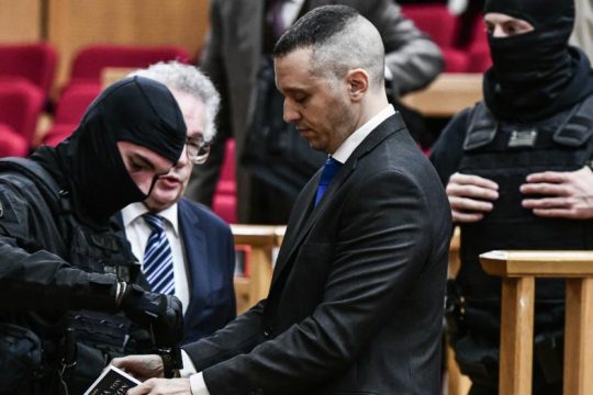 Αναστολή έκτισης ποινής ζήτησαν Κασιδιάρης και Λαγός