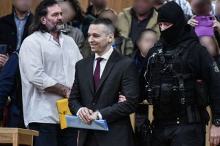 Παραμένουν στη φυλακή οι Κασιδιάρης και Λαγός