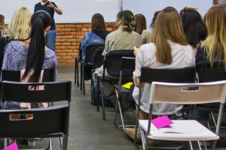 Ξεσηκωμός στον Πειραιά ενάντια στις διώξεις των εκπαιδευτικών