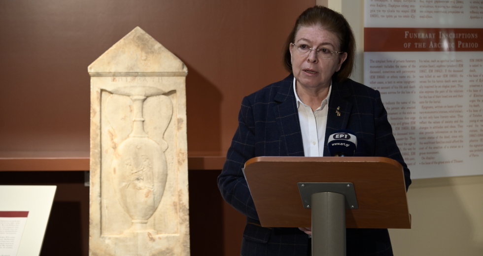 Μηδενικές απαντήσεις Μενδώνη στις αποκαλύψεις της «Εφ.Συν.»