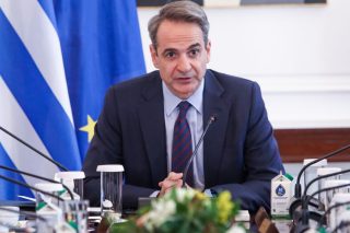 Τον ενόχλησαν τα βέλη εκ δεξιών
