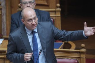 Τον ψόφιο κοριό και ο Οικονόμου