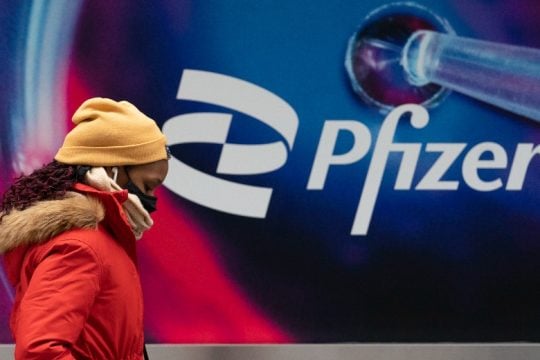 Επένδυση 2,5 δισ. ετοιμάζει η Pfizer για να επεκτείνει την παραγωγή της στην Ευρώπη