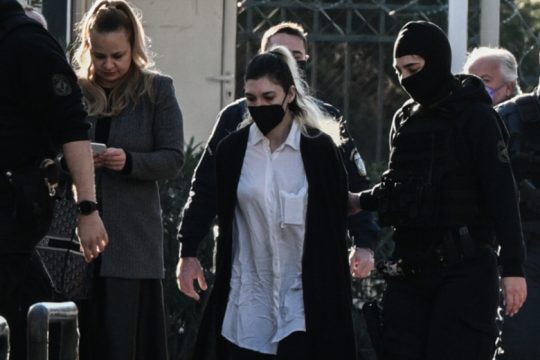Εξώδικα και αγωγή Πισπιρίγκου σε ιατροδικαστές