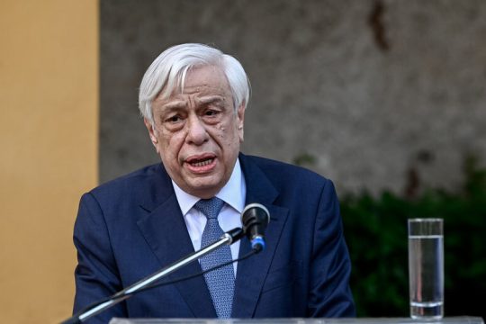 Το πολιτικό «άγος» των υποκλοπών και η ηχηρή παρέμβαση Παυλόπουλου